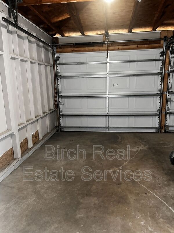 Building Photo - 1017 Amble Ln