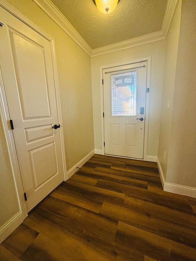 Building Photo - 517 Almond Tree Ln