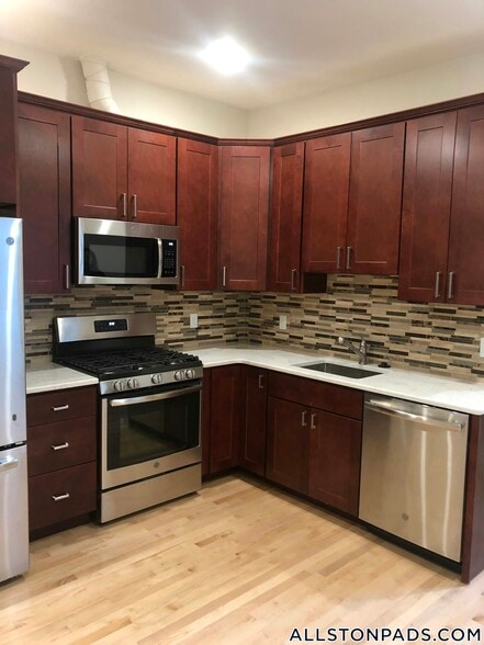 Building Photo - 45 Pratt St