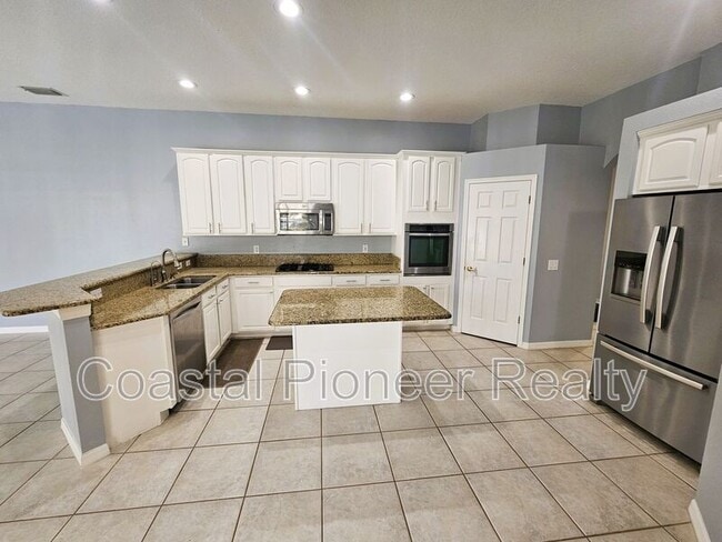 Building Photo - 10441 Greendale Dr