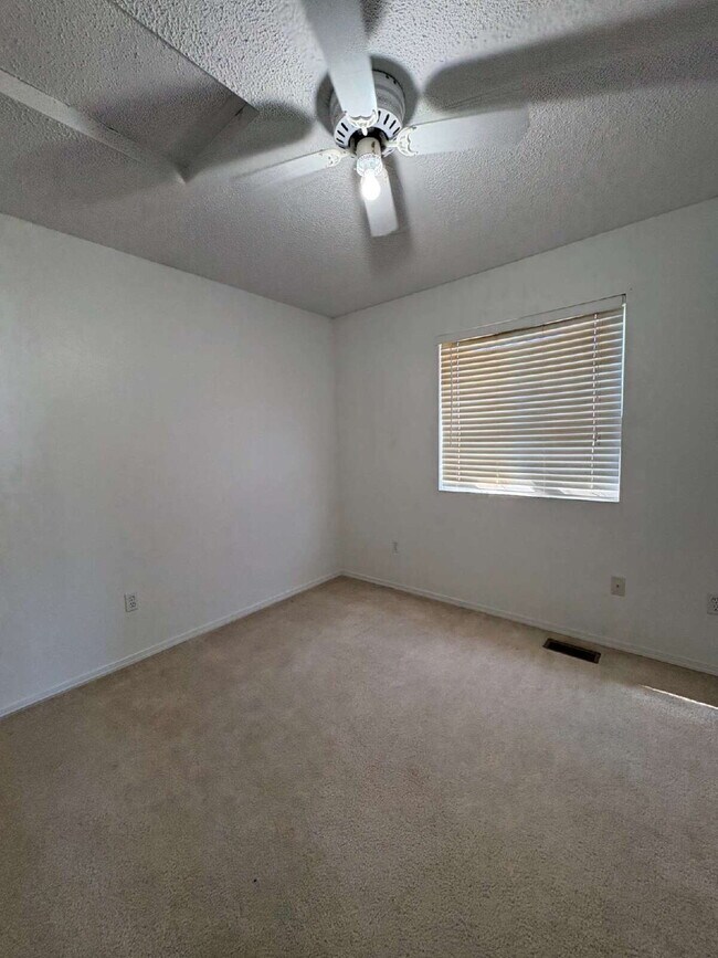 Building Photo - 4 bedroom - Canoe Creek