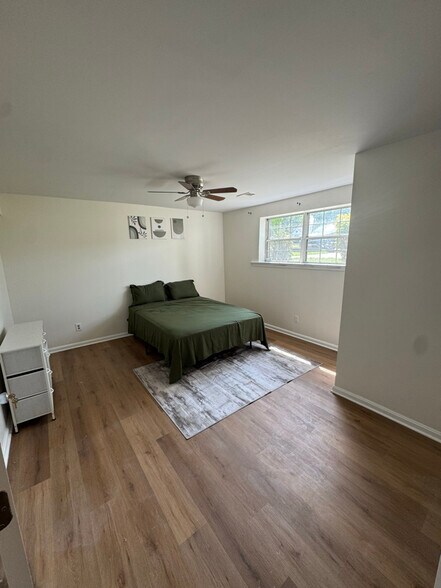 Primary Photo - 2014 Ritchie Rd