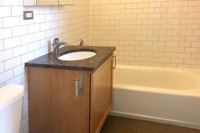 Interior Photo - 5400-5406 S. Maryland Avenue