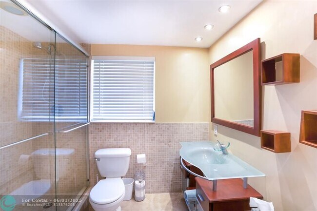 Building Photo - 2681 S Course Dr