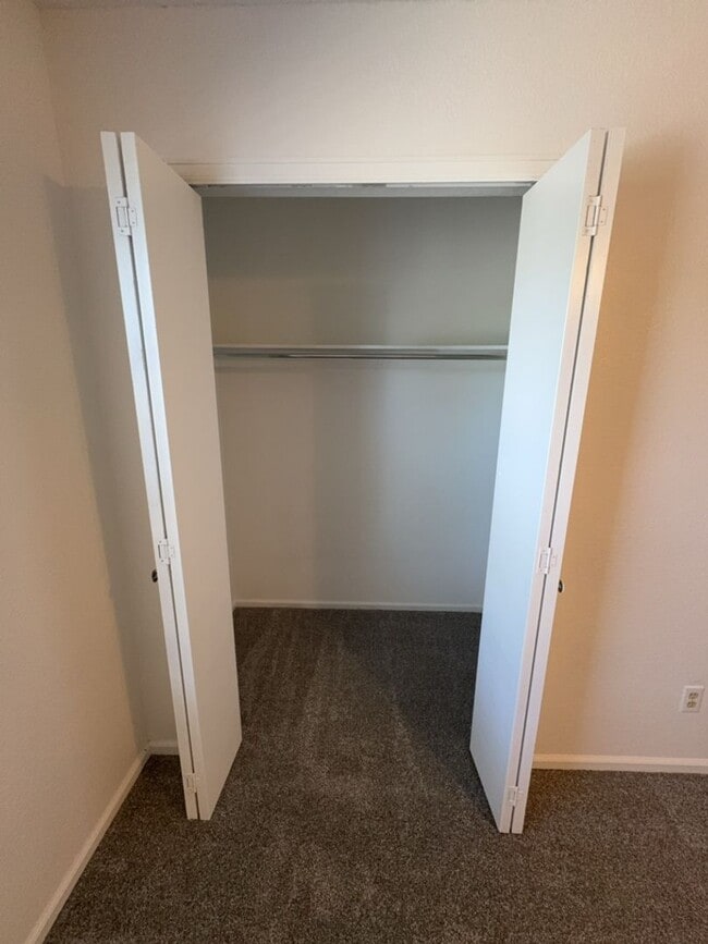 Building Photo - Updated, West Greeley - 3 Bedroom 2.5 Bath...