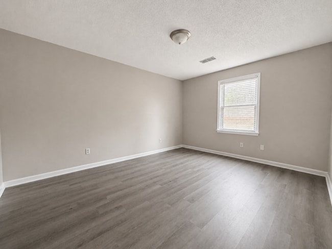 Building Photo - 4414 Bonnell Dr NW