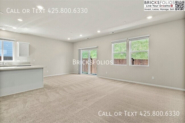 Building Photo - Exceptional Bremerton Home with Close to JBLM!