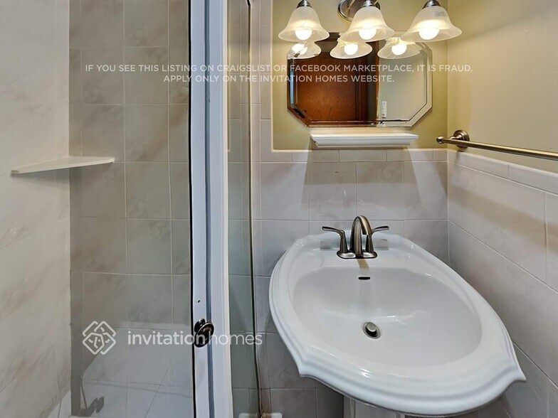 Building Photo - 14920 31st Ave N