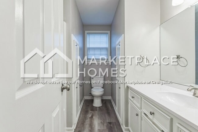 Building Photo - 212 Kemsing Rd