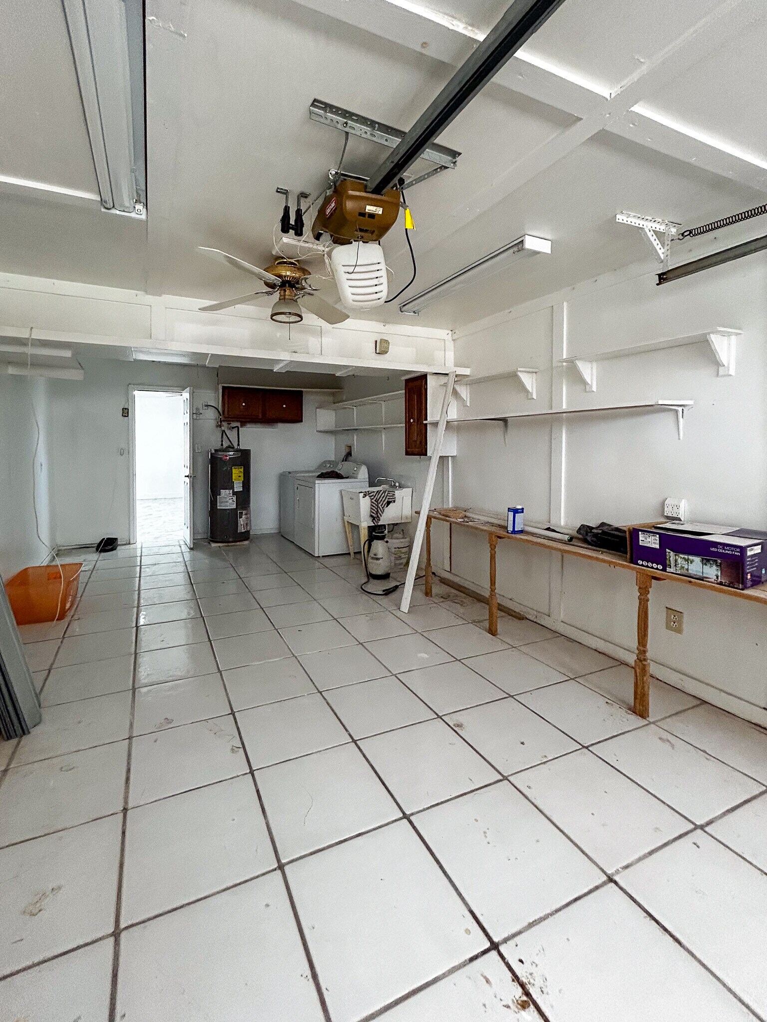 Building Photo - 325 NW Rebecca Ave