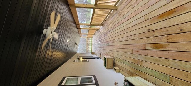 Building Photo - 8780 E Brown Rd