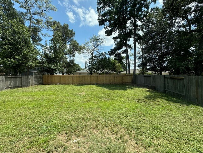 Building Photo - 16324 Sun View Ln