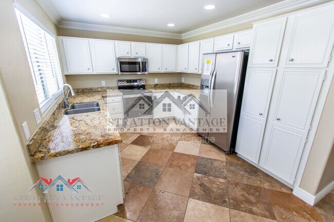 Building Photo - 7420 W Los Gatos Dr