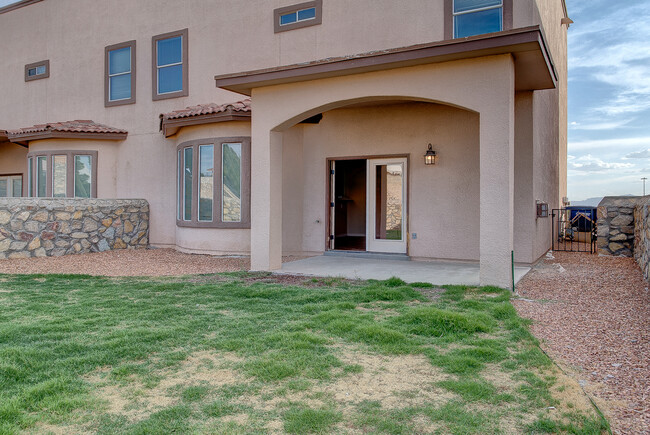 Building Photo - Eastside 3 Bedroom 2.5 Bath