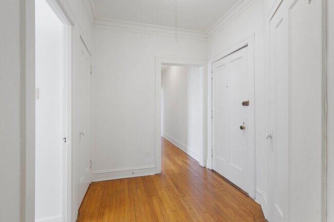 Building Photo - Spacious Lincoln Square