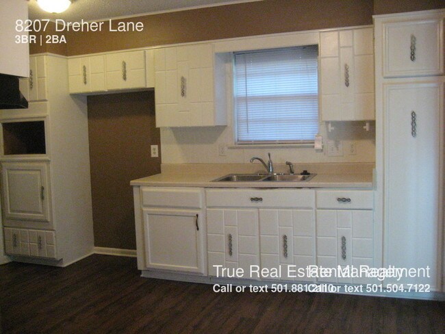 Building Photo - 8207 Dreher Ln