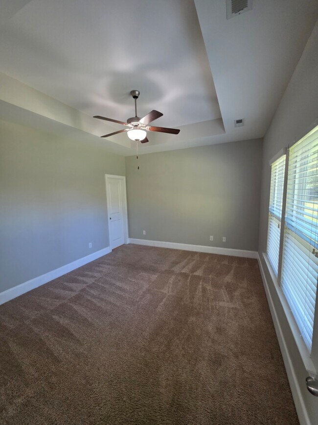 Building Photo - 1608 Palmetto Palm Dr