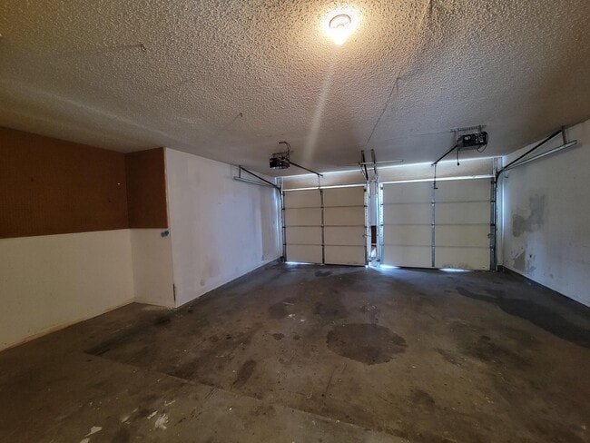 Building Photo - 7716 Iroquois Dr