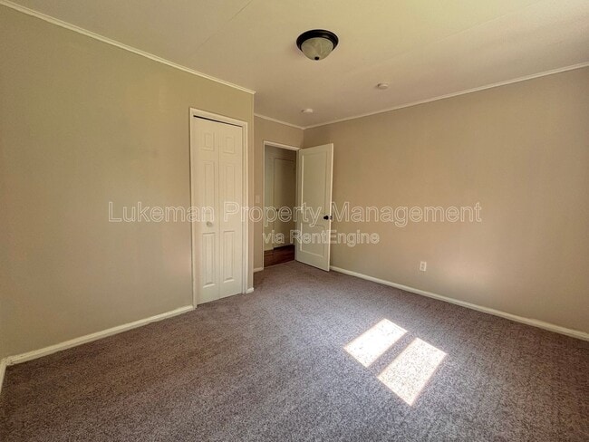 Building Photo - 217 Wallace Ave