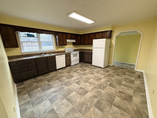 Building Photo - 608 Mt Pelia Rd