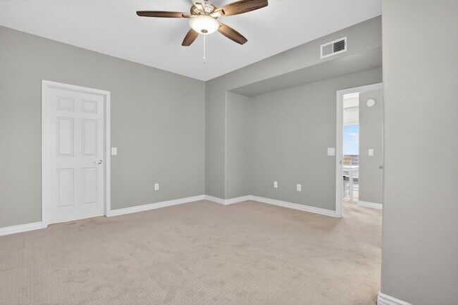 Building Photo - 7401 W Arrowhead Clubhouse Dr