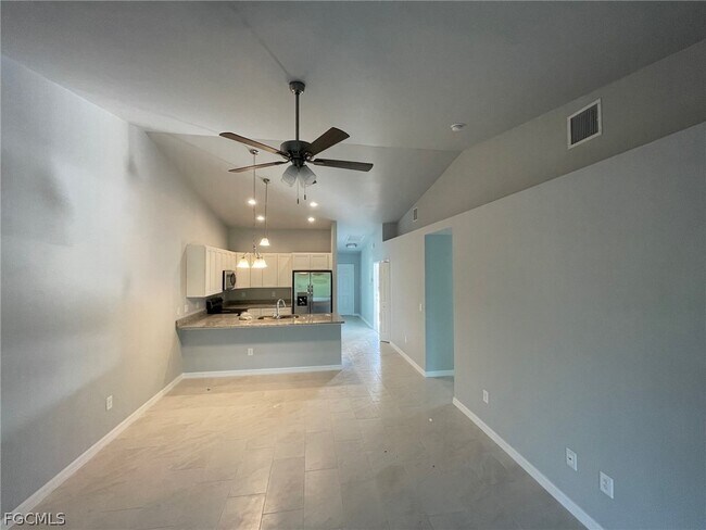 Building Photo - 3536 SW 17th Ave