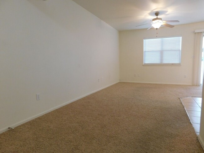 Building Photo - AWESOME 3 bed 2.5 bath in North GJ