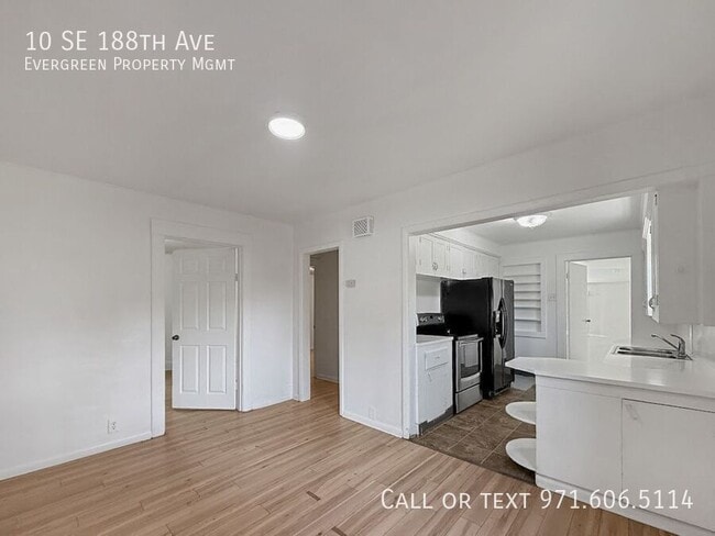 Building Photo - 10 SE 188th Ave