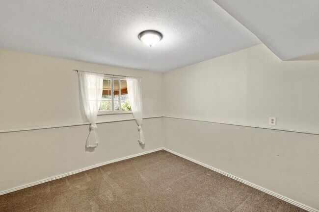 Building Photo - 4319 Millburn S