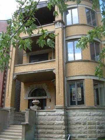 Primary Photo - 928 W Leland Ave