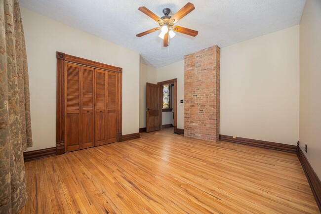 Building Photo - 357 Jackson St