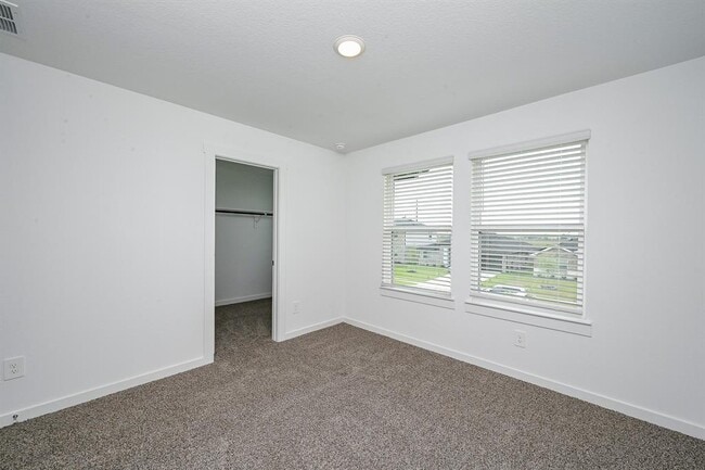 Building Photo - 29946 Gallatin River Ln