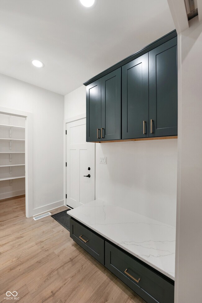 Building Photo - 5123 Oak Rdg Pl