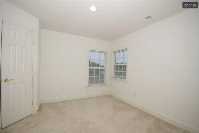 Building Photo - 317 Chamborley Dr