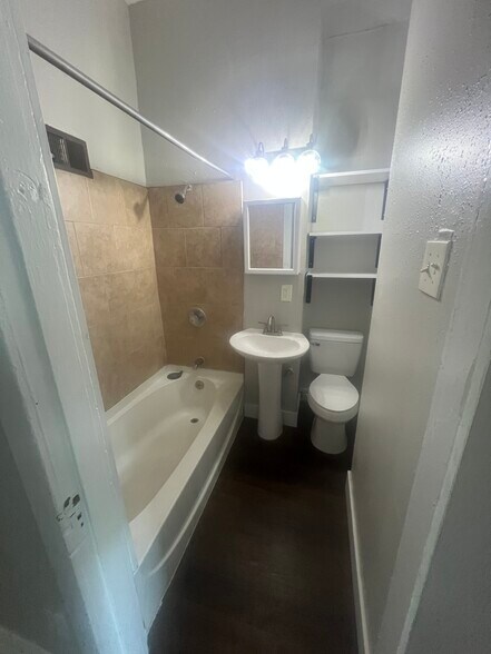 Building Photo - 3016 California Ave