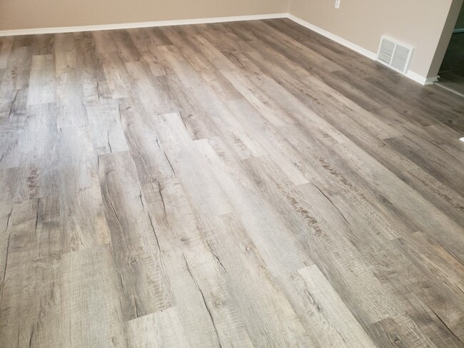 Building Photo - 24694 Creekside Dr