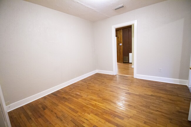 Dining Room - 1510 E Moore Ave