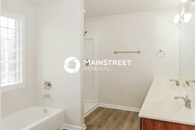 Building Photo - 3 Bedroom Pet-Friendly Home in HUNTSVILLE, AL with Main Street Renewal