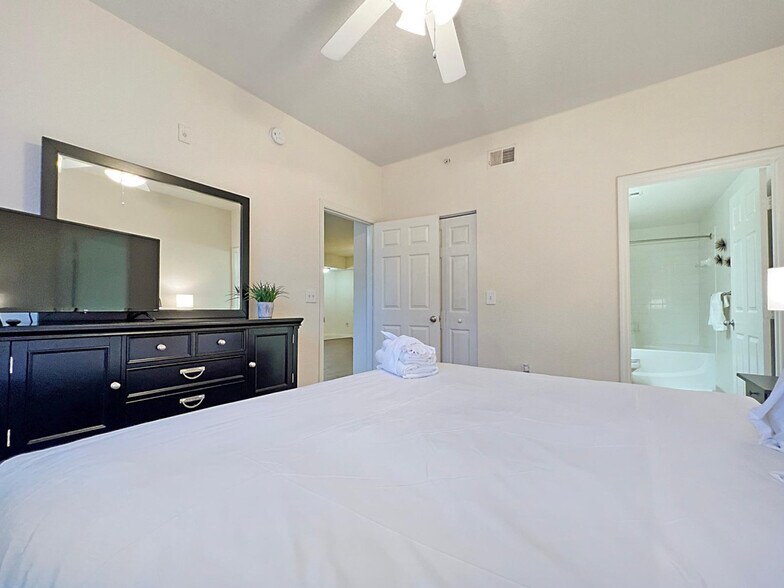 Building Photo - 9533 Magnolia Blossom Dr