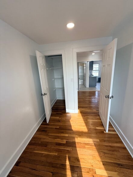 Building Photo - 2051 33rd St