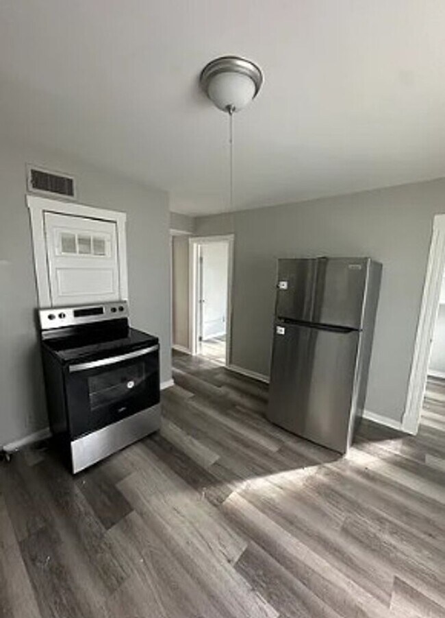 Building Photo - 200 Prospect St