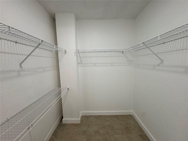 Building Photo - 13120 SW 92nd Ave