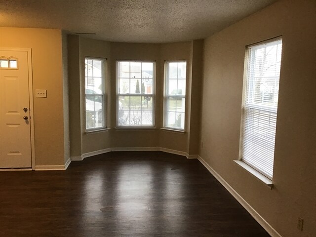 Building Photo - 5532 Floating Leaf Dr