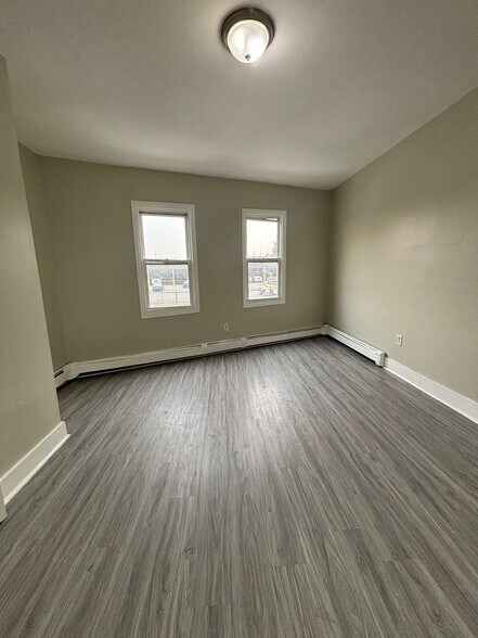 2A - 951 Clinton Ave