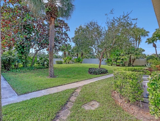 Building Photo - 6552 Chasewood Dr