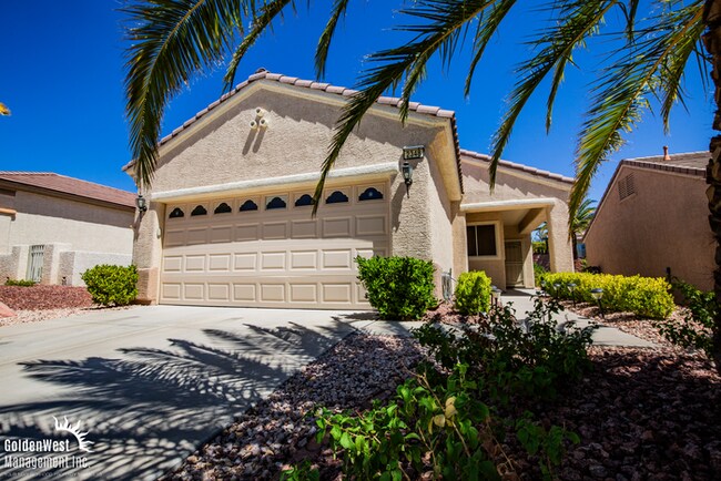Primary Photo - Charming 2Bdm 2Ba Home Located in the Desi...