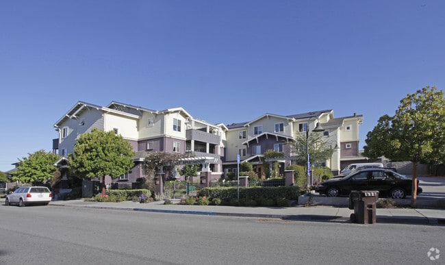 Primary Photo - Gault Street Apartments