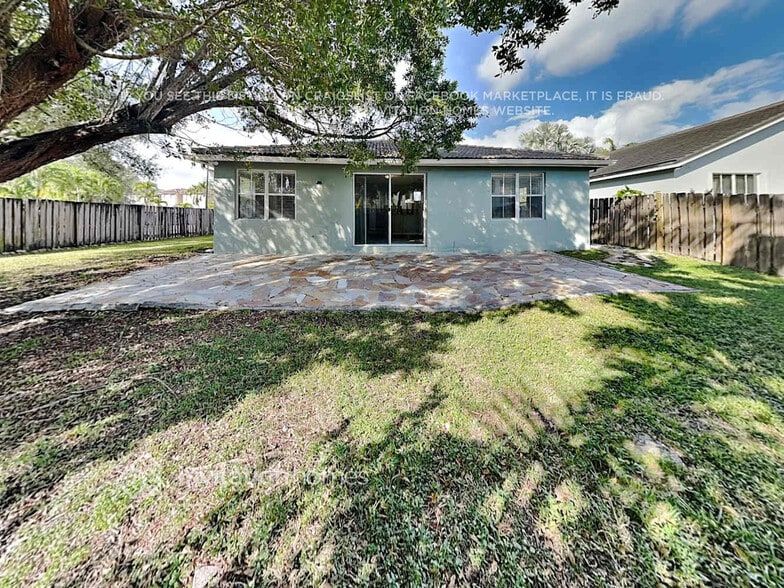 Building Photo - 15380 SW 10th St