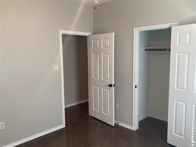 Building Photo - 234 Joanne Lp