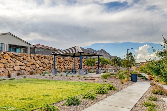 Building Photo - 94 Nine Mile Creek Dr